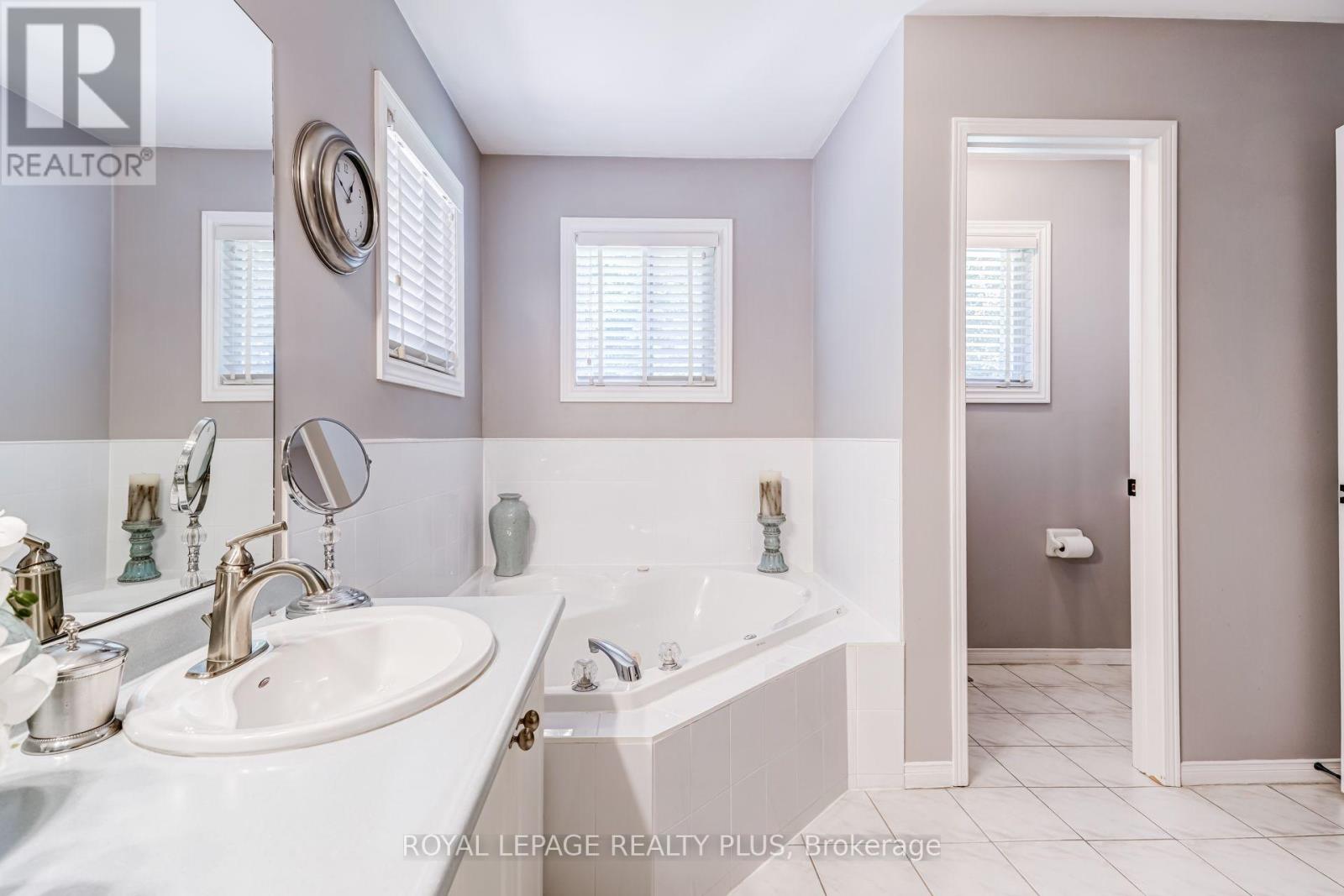1459 RAVENSMOOR CRESCENT - 26