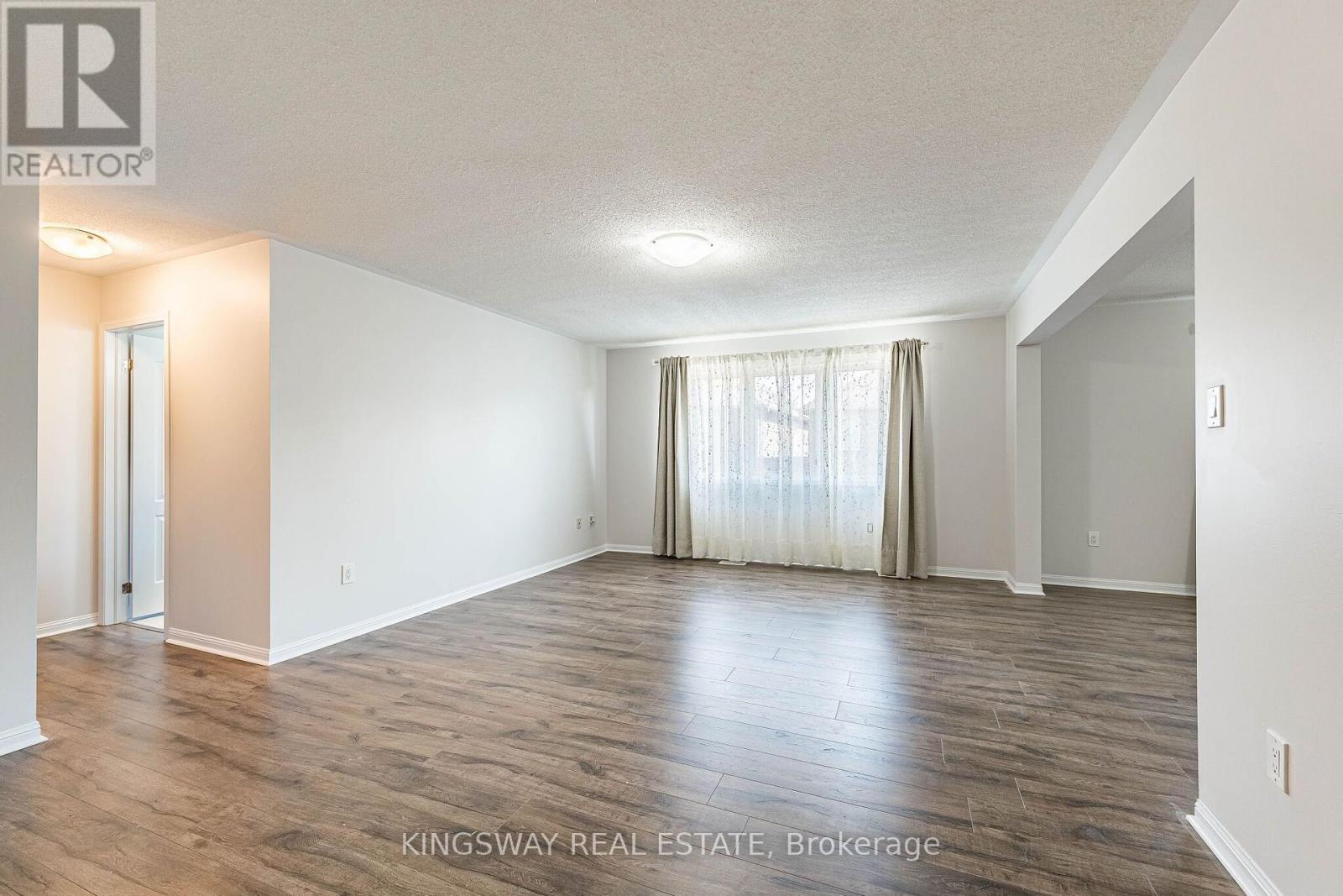 323 COCHRANE TERRACE - 20