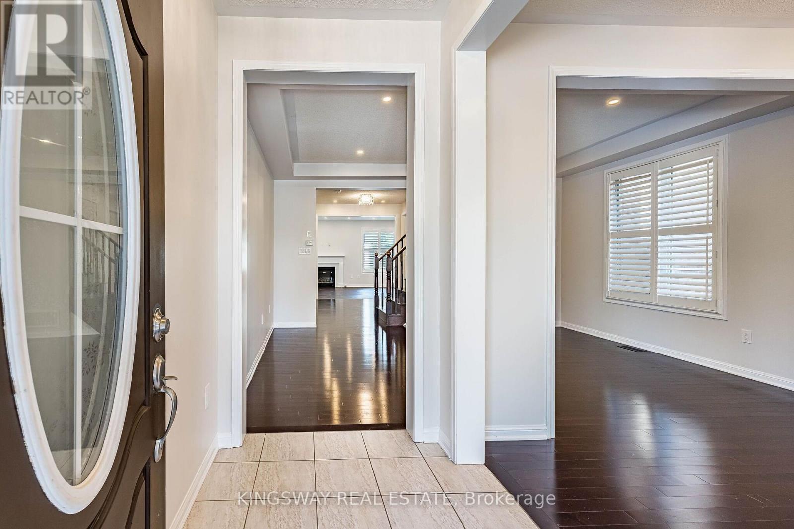 323 COCHRANE TERRACE - 4