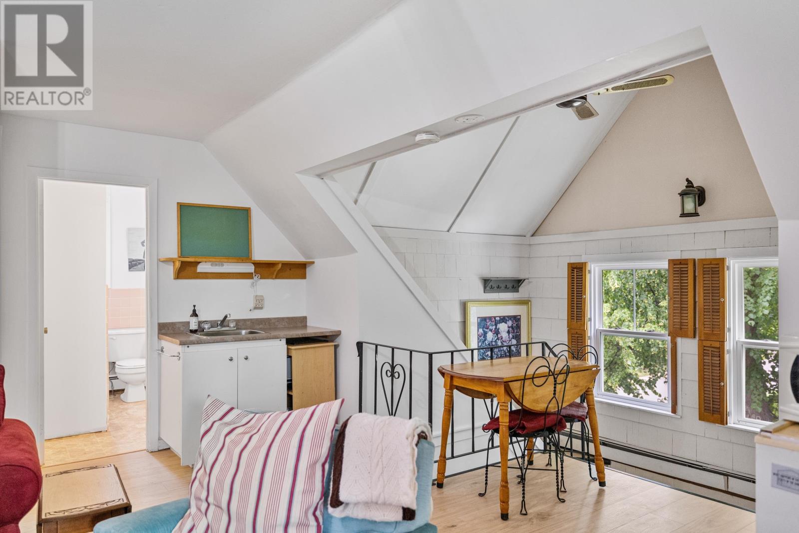25 Greenfield Avenue - 32