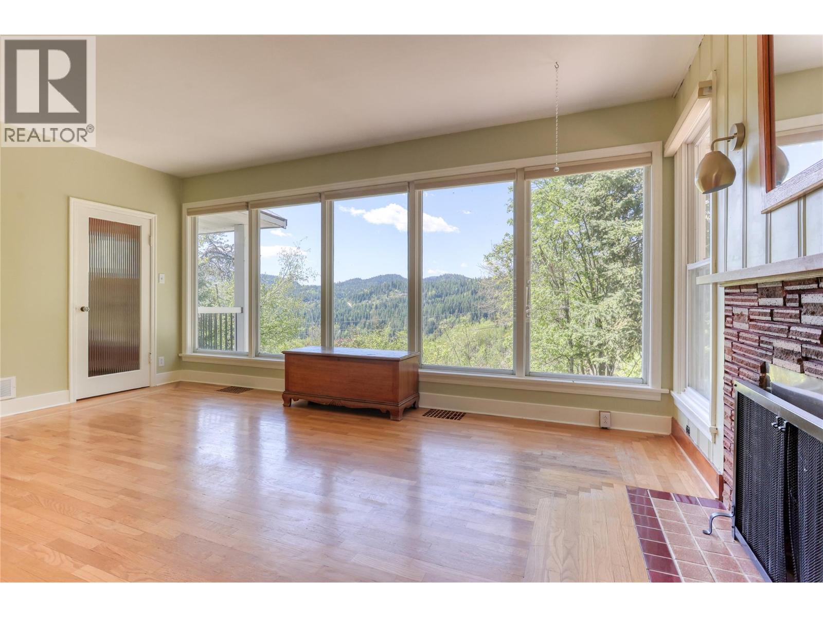 2551 Pinewood Drive - Image 5