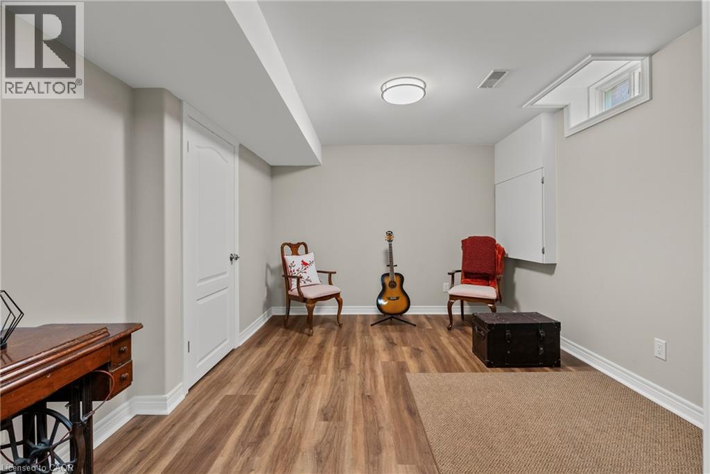 282 WINTERBERRY Boulevard - Image 37
