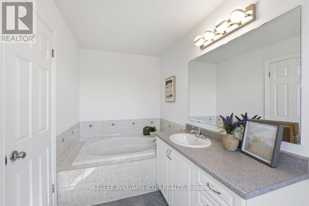 102 GARRITY CRESCENT - 27