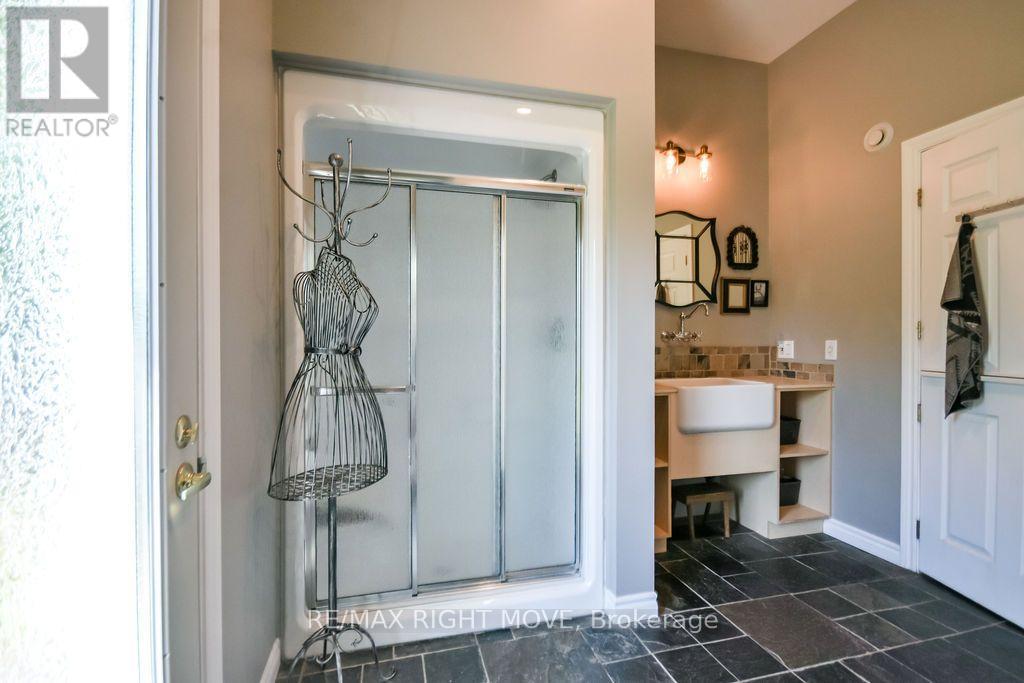 2636 WESTSHORE CRESCENT - 15