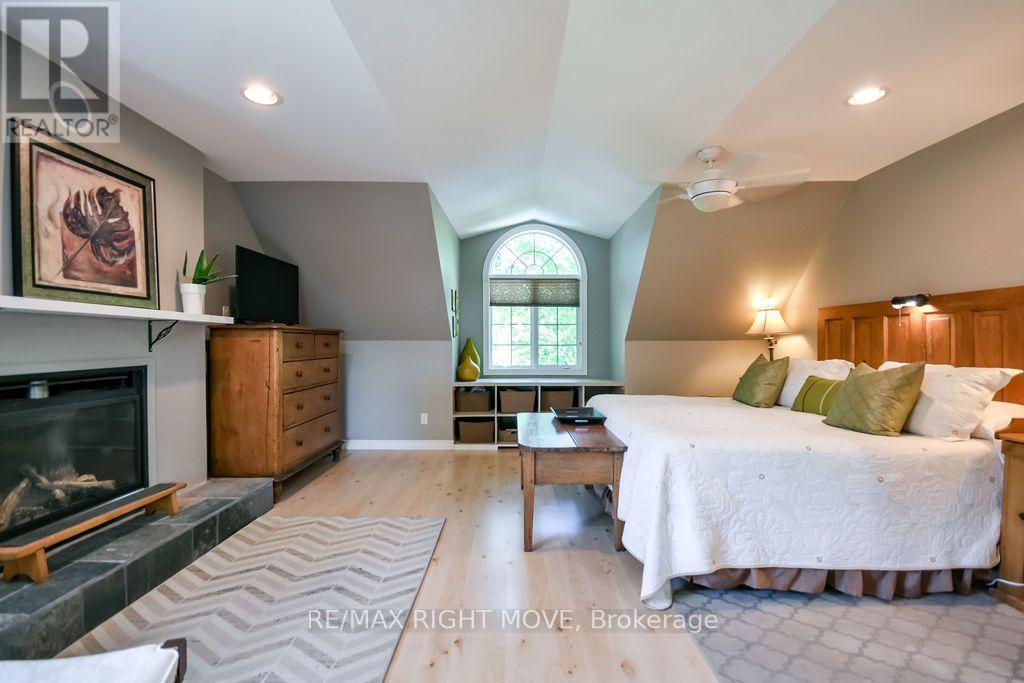 2636 WESTSHORE CRESCENT - 21