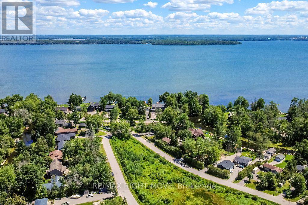 2636 WESTSHORE CRESCENT - 45