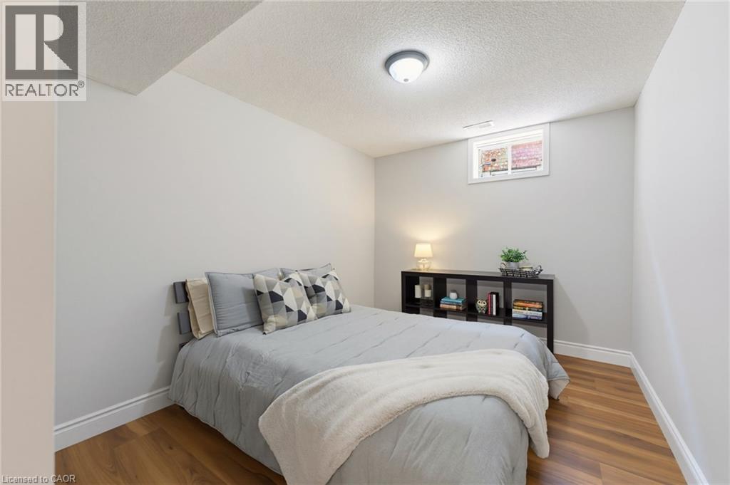 127 MICHENER Crescent - Image 24