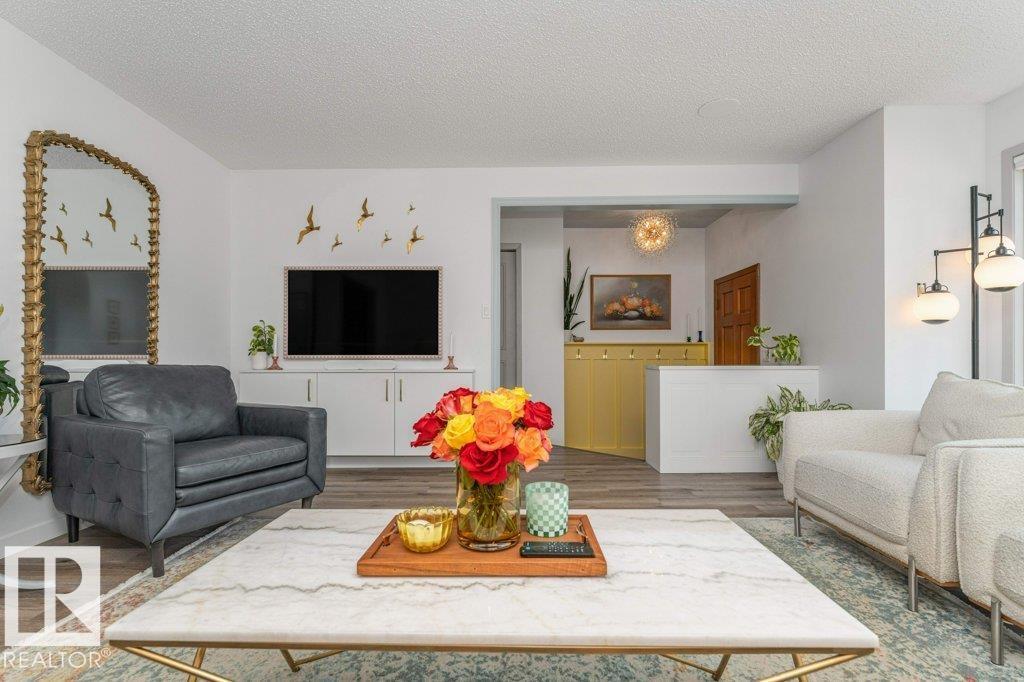 9905 81 ST - 11