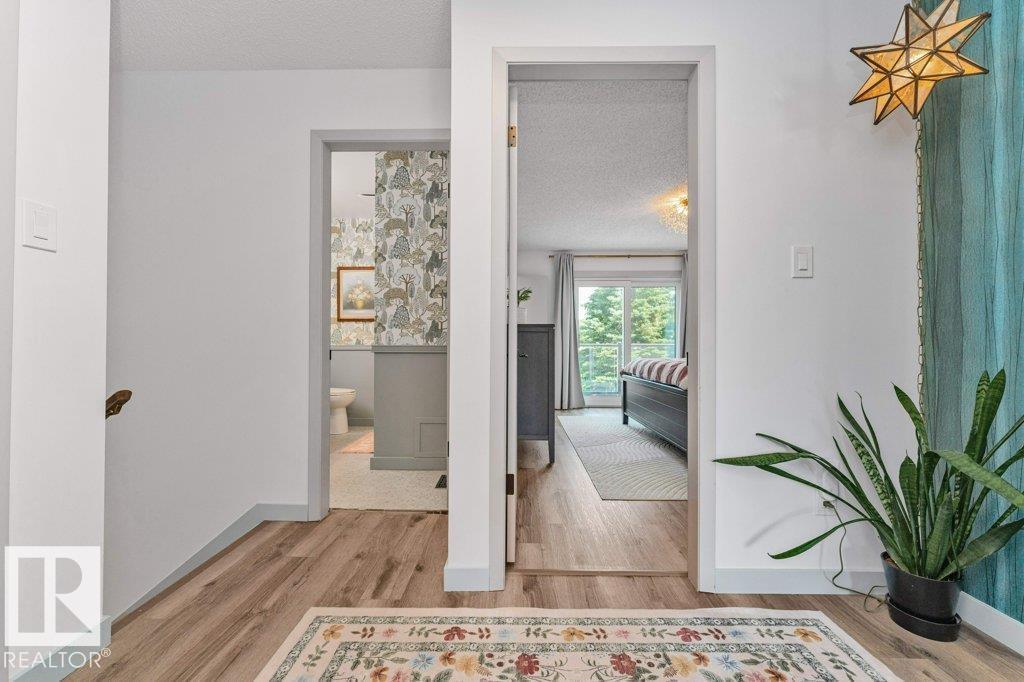 9905 81 ST - 24