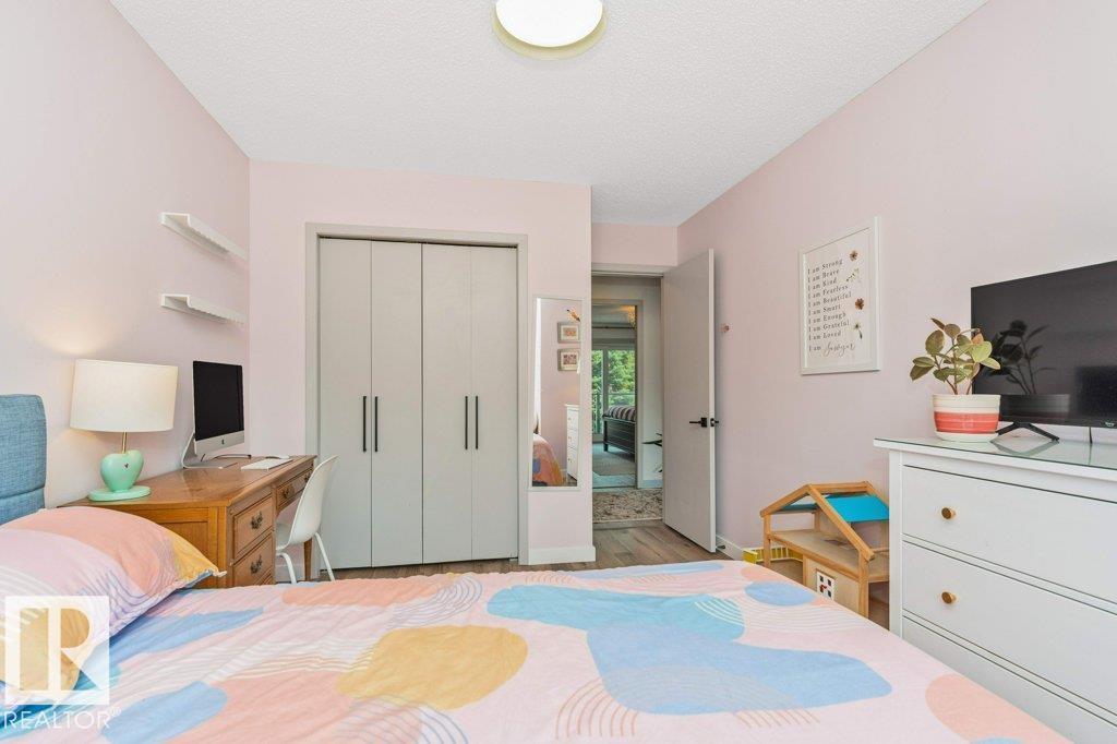 9905 81 ST - 36