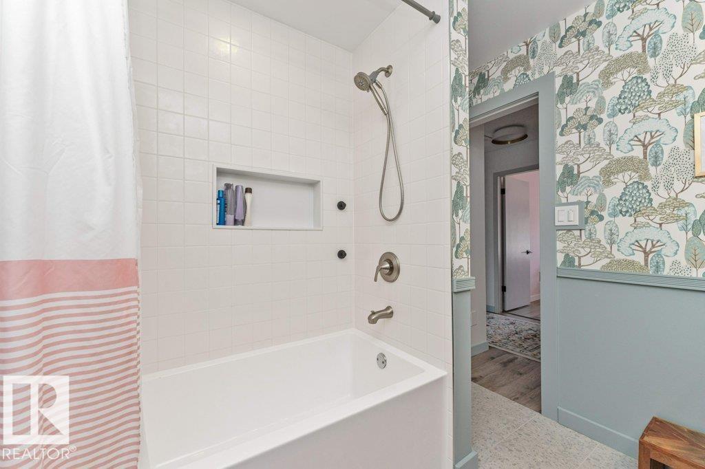 9905 81 ST - 40