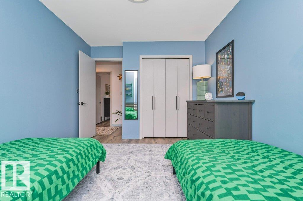 9905 81 ST - 38