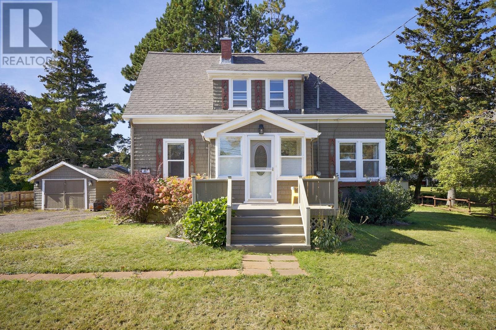 487 South Drive