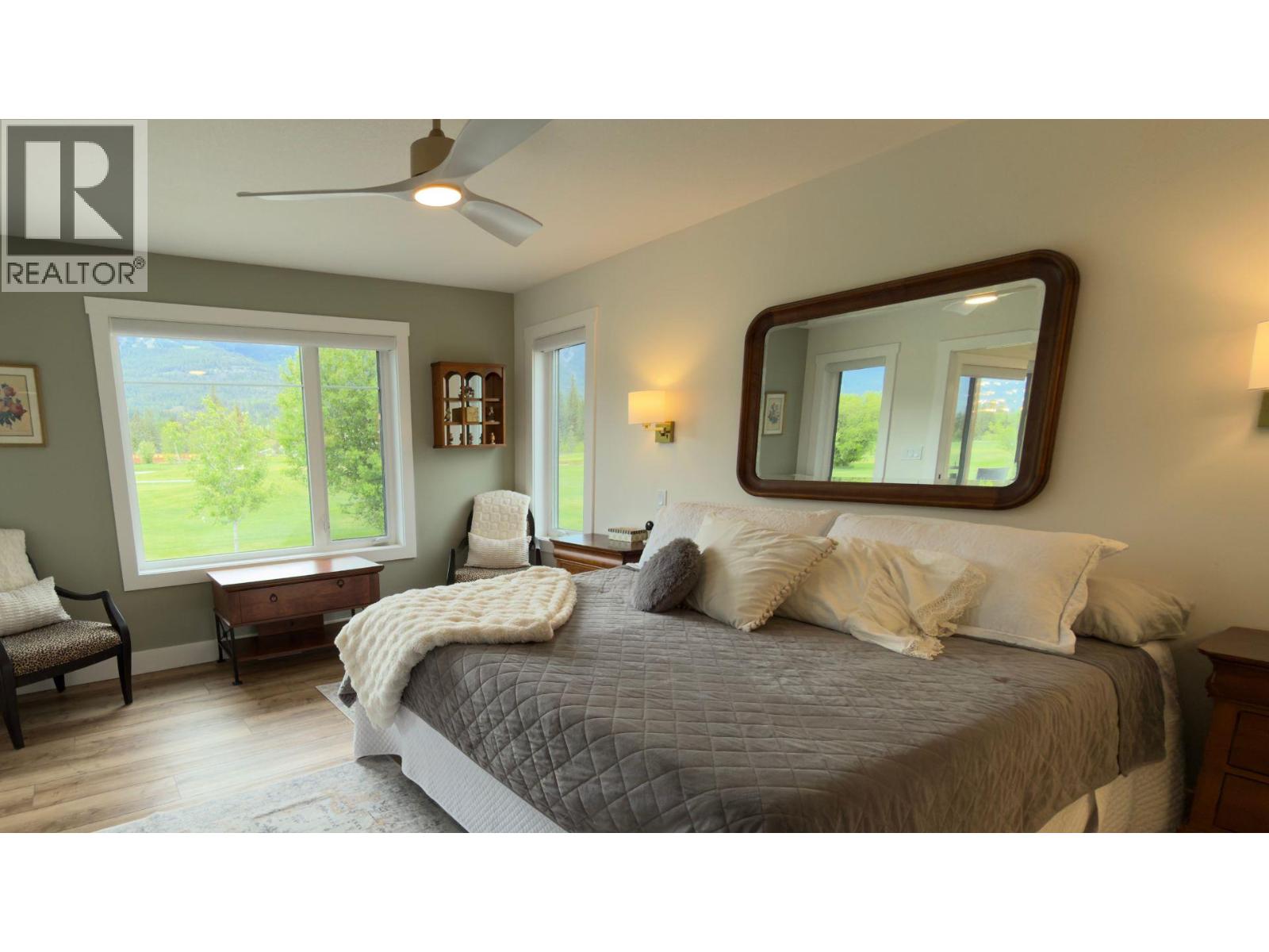 4962 RIVERSIDE Drive - 37