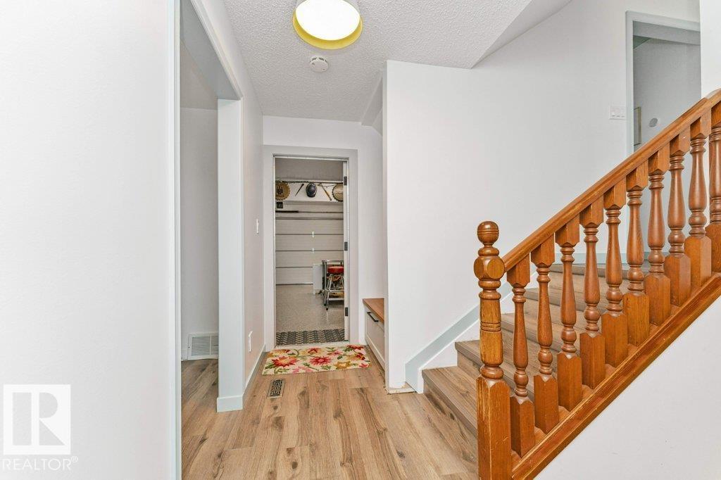 9905 81 ST - 44