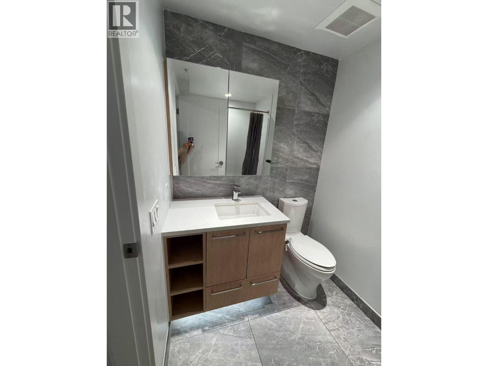 1 Bed, 1 Bath House for Rent in Richmond – 8155 CAPSTAN WAY, Richmond – MLS# R3151925 - Image 3