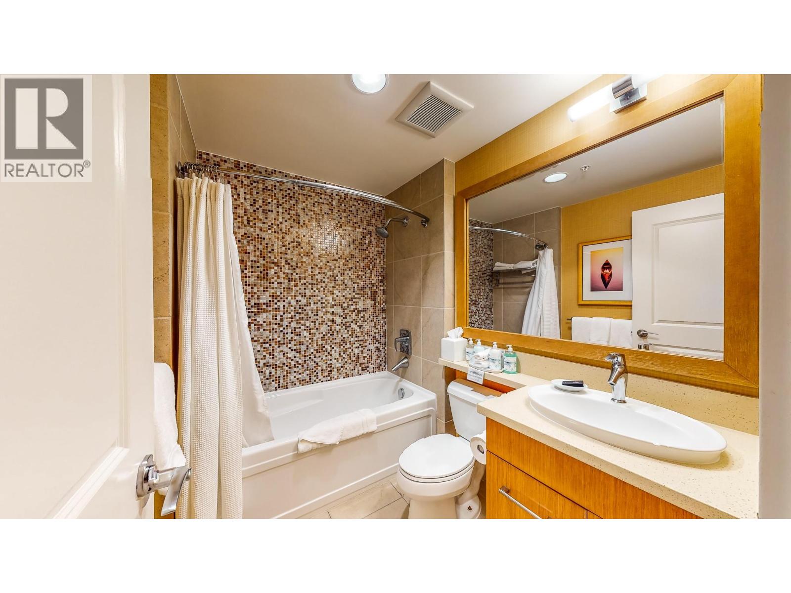 #312 15 Park Place - 13
