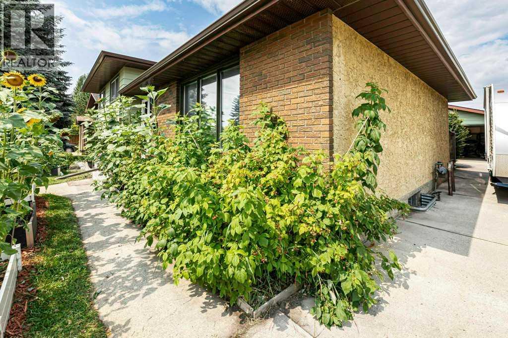 65 Hart Crescent South, Red Deer