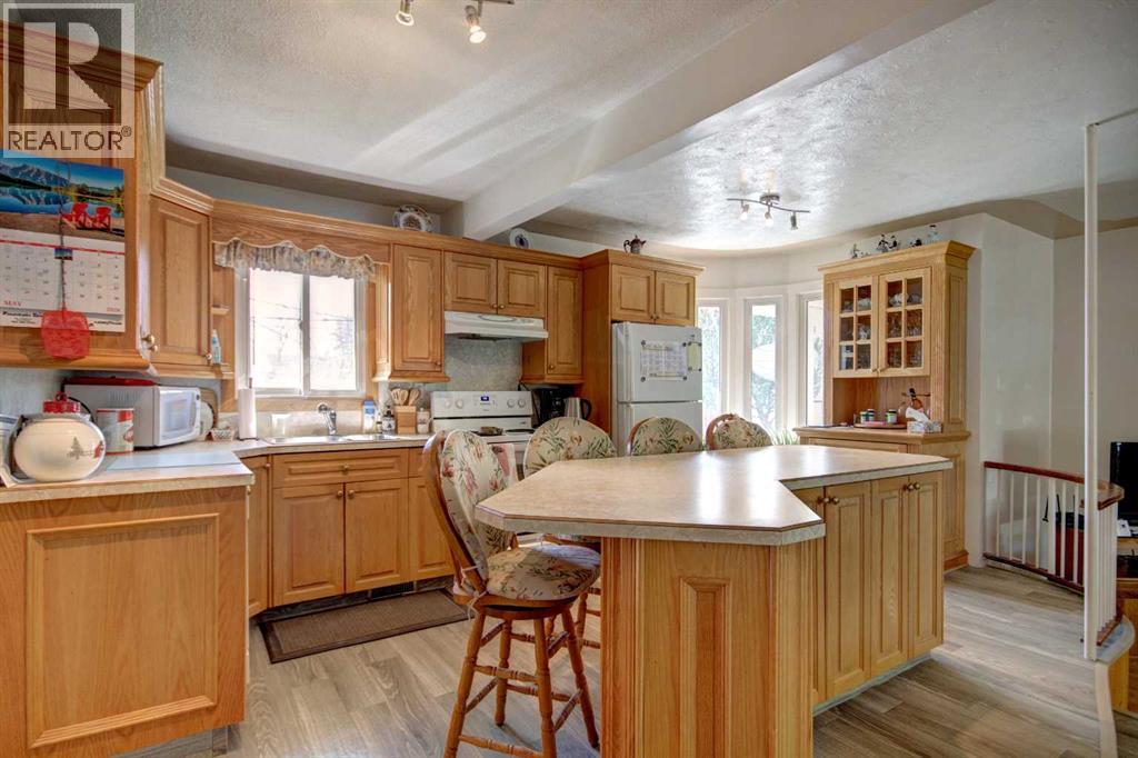 419 2 Street N - 9