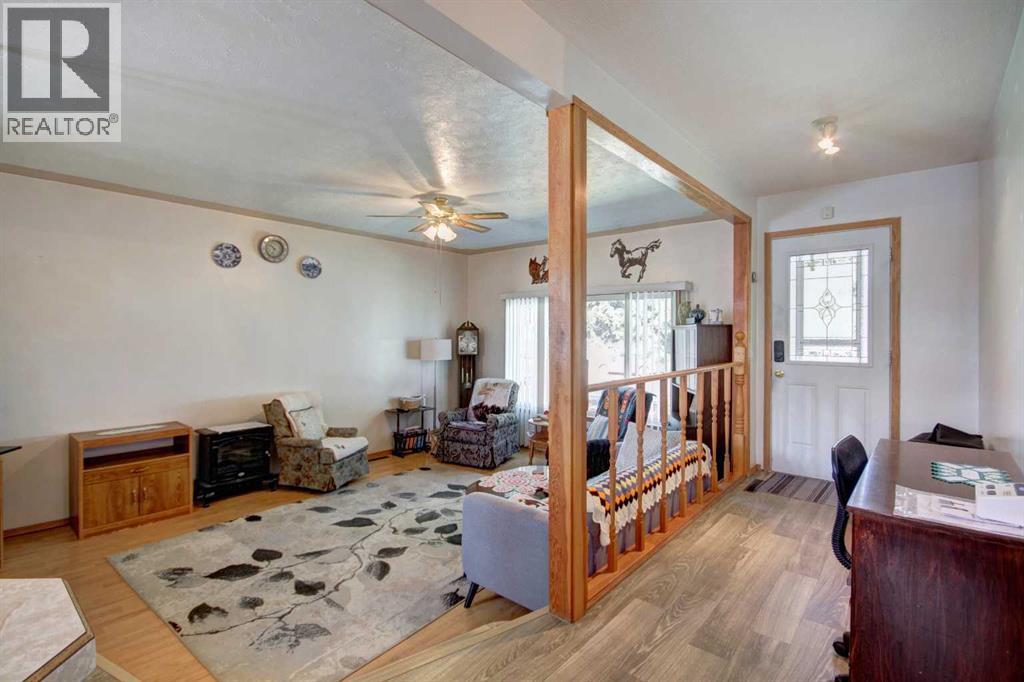 419 2 Street N - 4