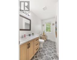 917 Pouch Cove Line thumbnail 23