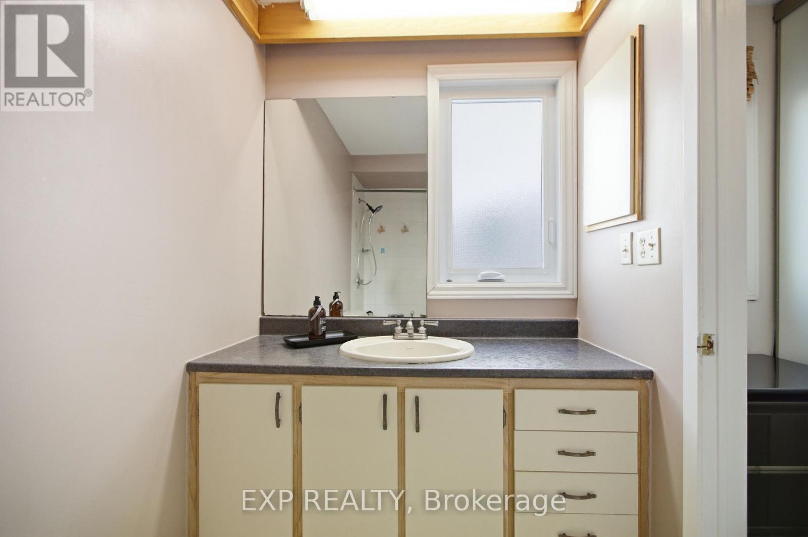 42 VALLEY RIDGE STREET - Image 25
