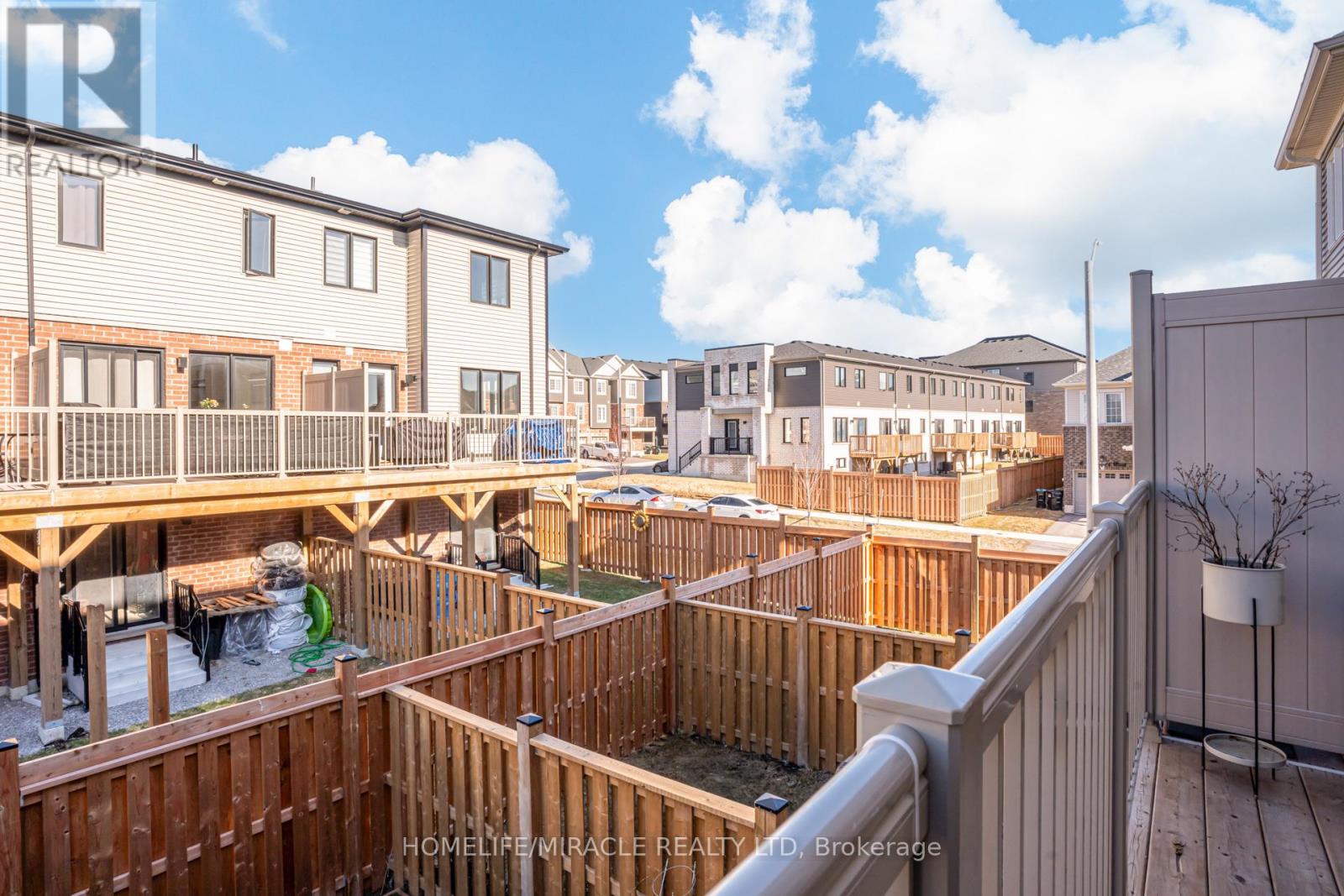 6 PUMPKIN CORNER CRESCENT - Image 26