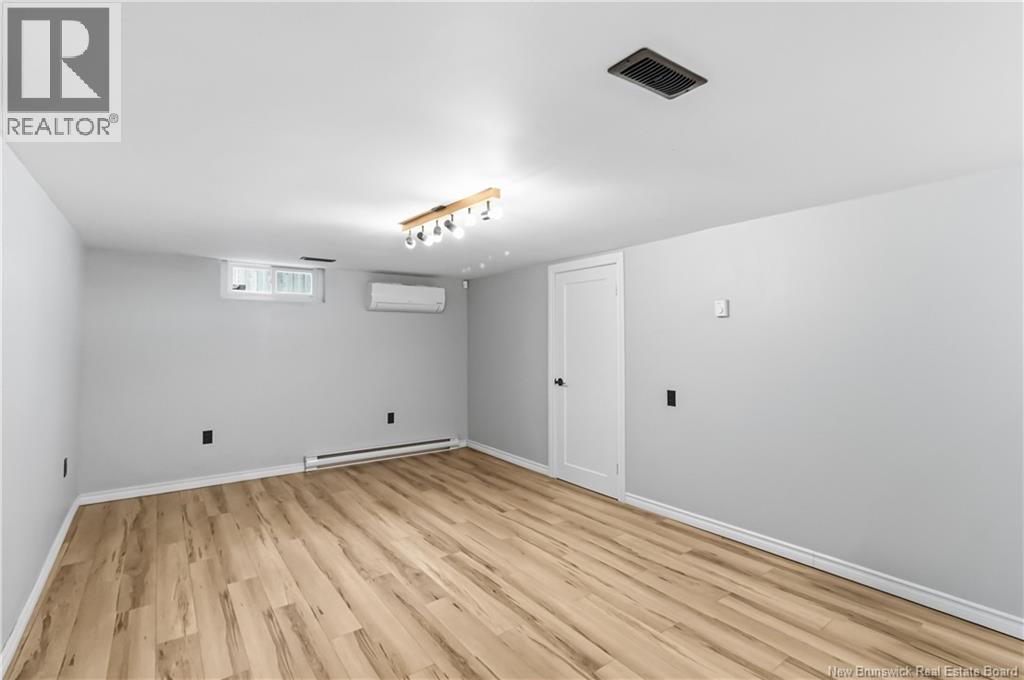 37 Winter Avenue - 35