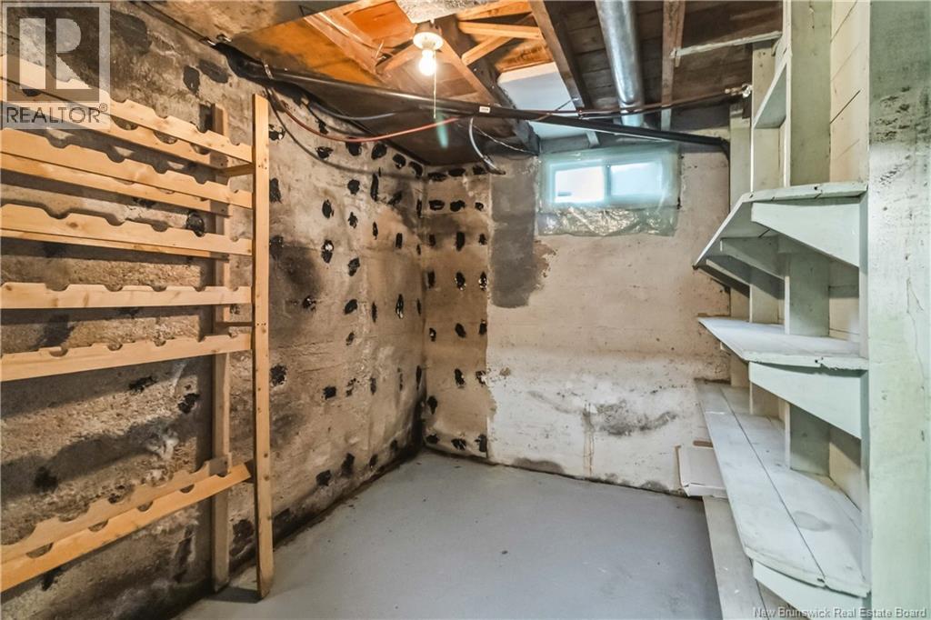37 Winter Avenue - 38