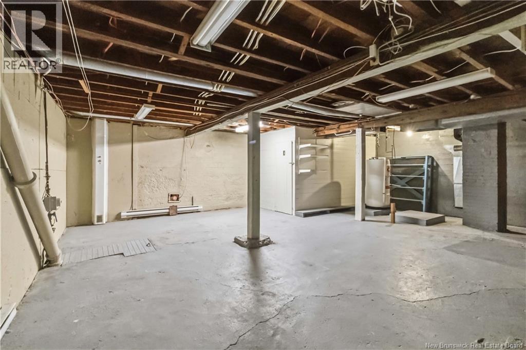 37 Winter Avenue - 42