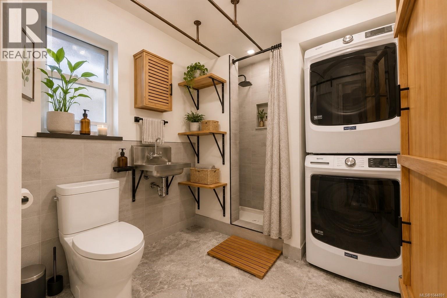 #2 1553 Larch Rd - 7