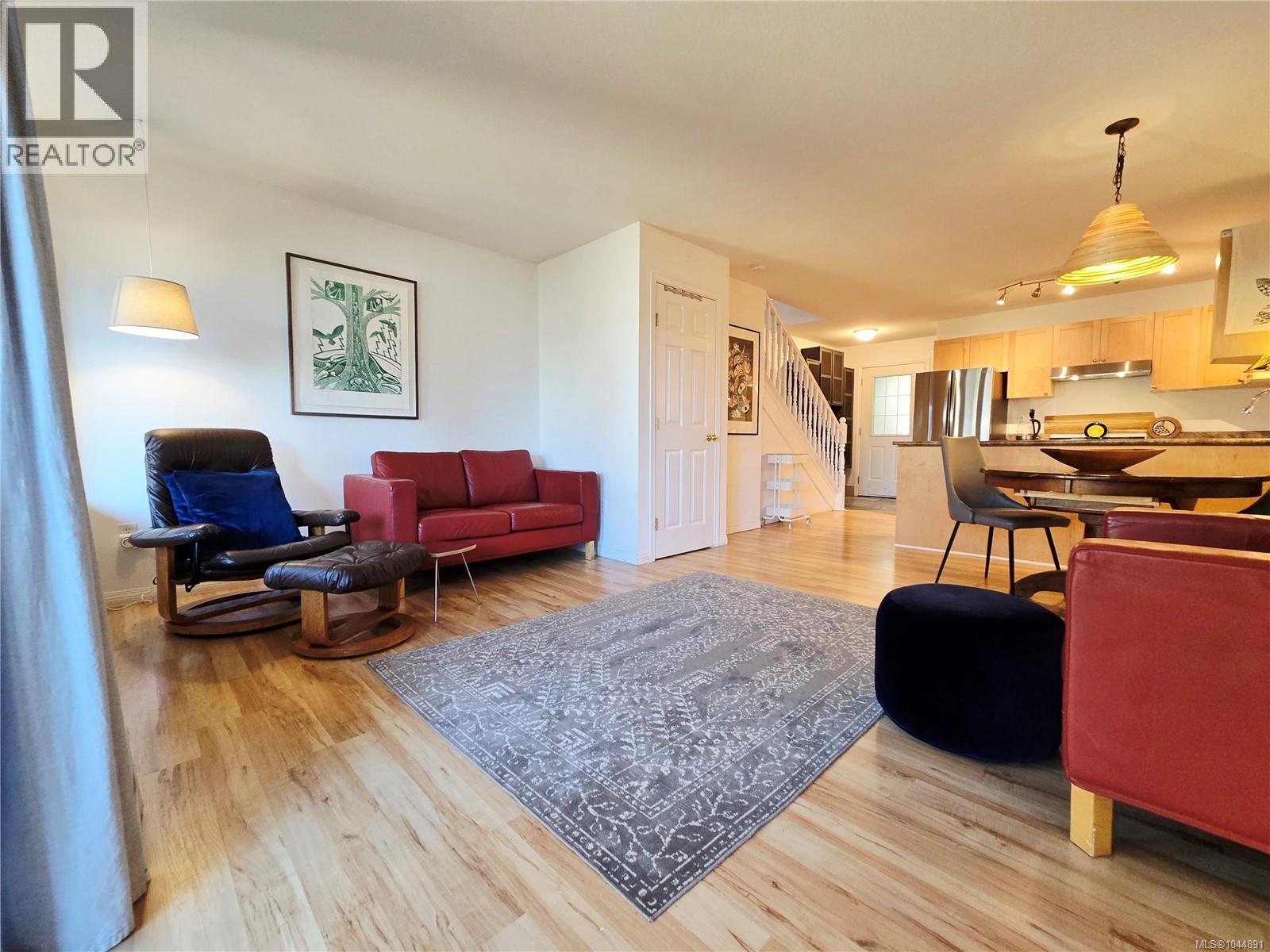#2 1553 Larch Rd - 10