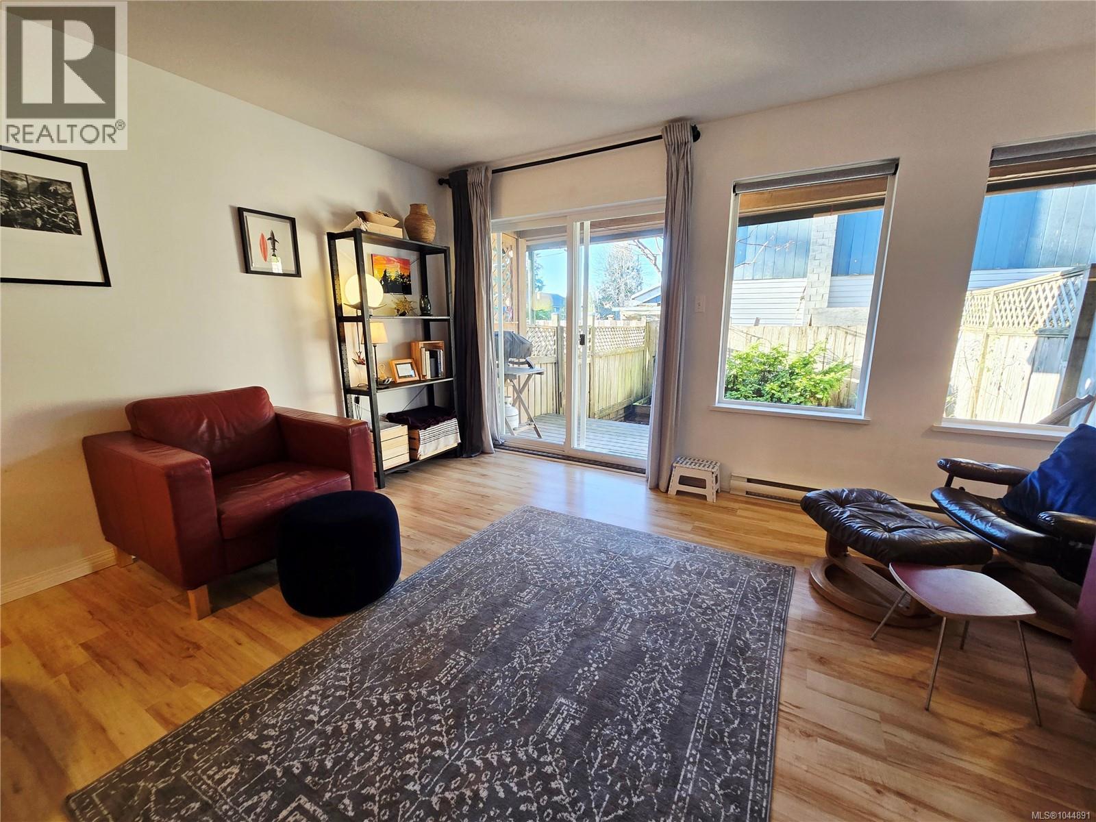 #2 1553 Larch Rd - Image 8