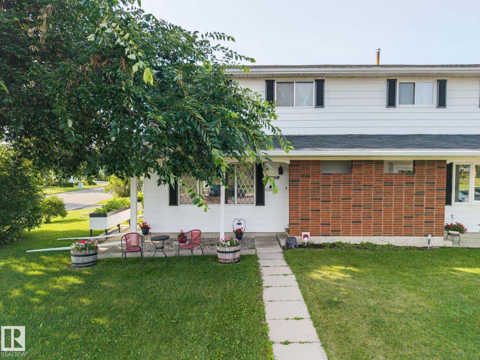 17303 82 AV NW, Thorncliffe (Edmonton), Edmonton photo 1