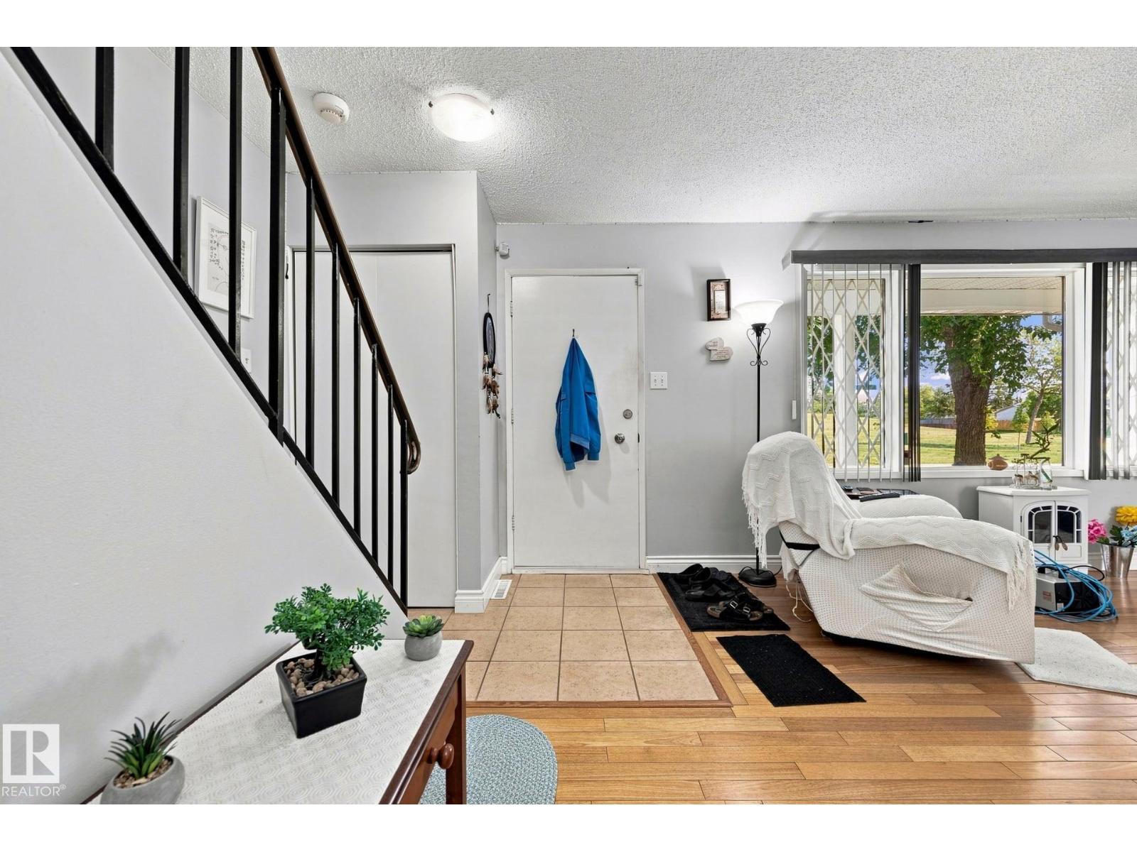 17303 82 AV NW, Thorncliffe (Edmonton), Edmonton photo 3