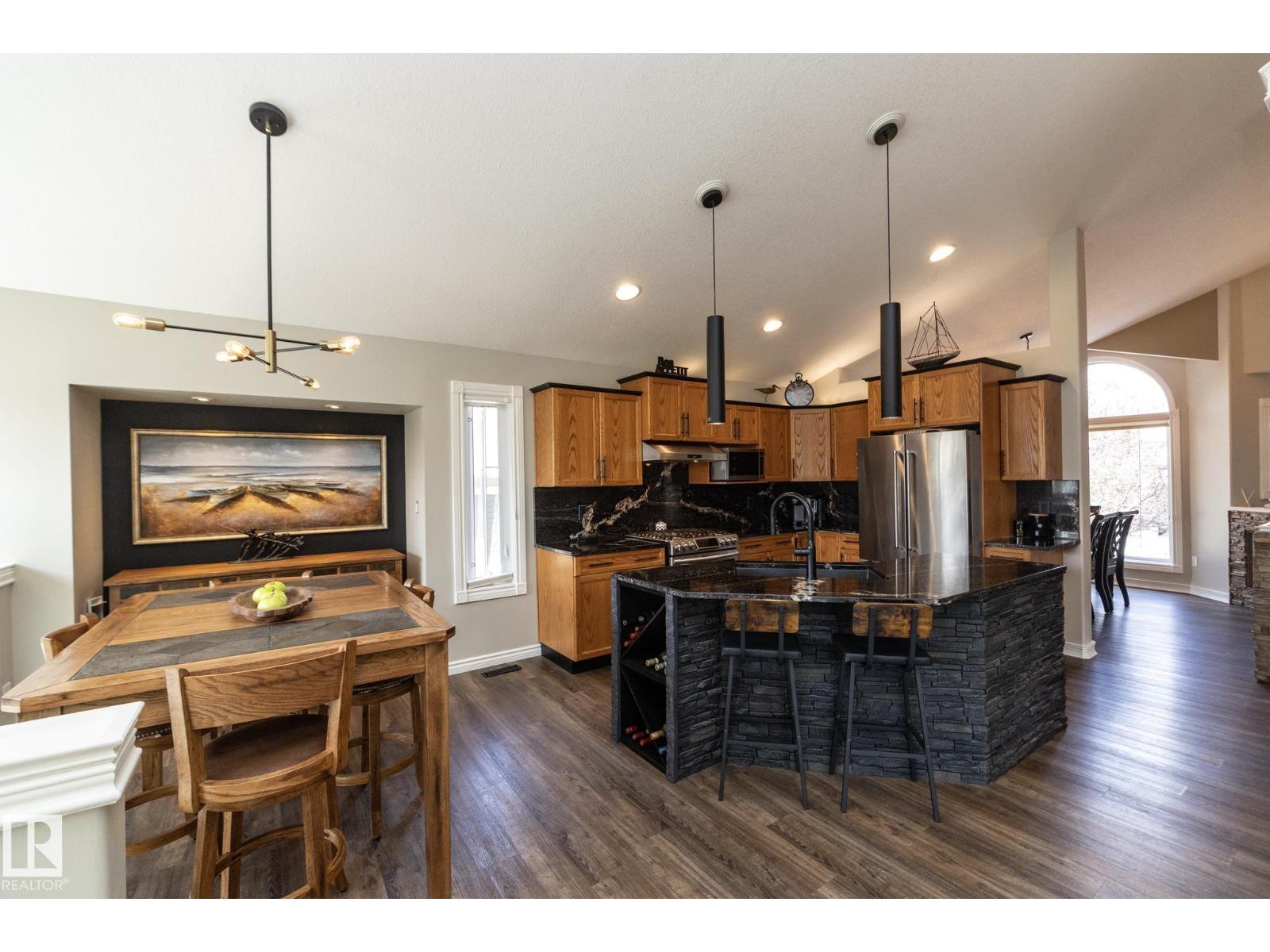 10416 148 ST NW - 12