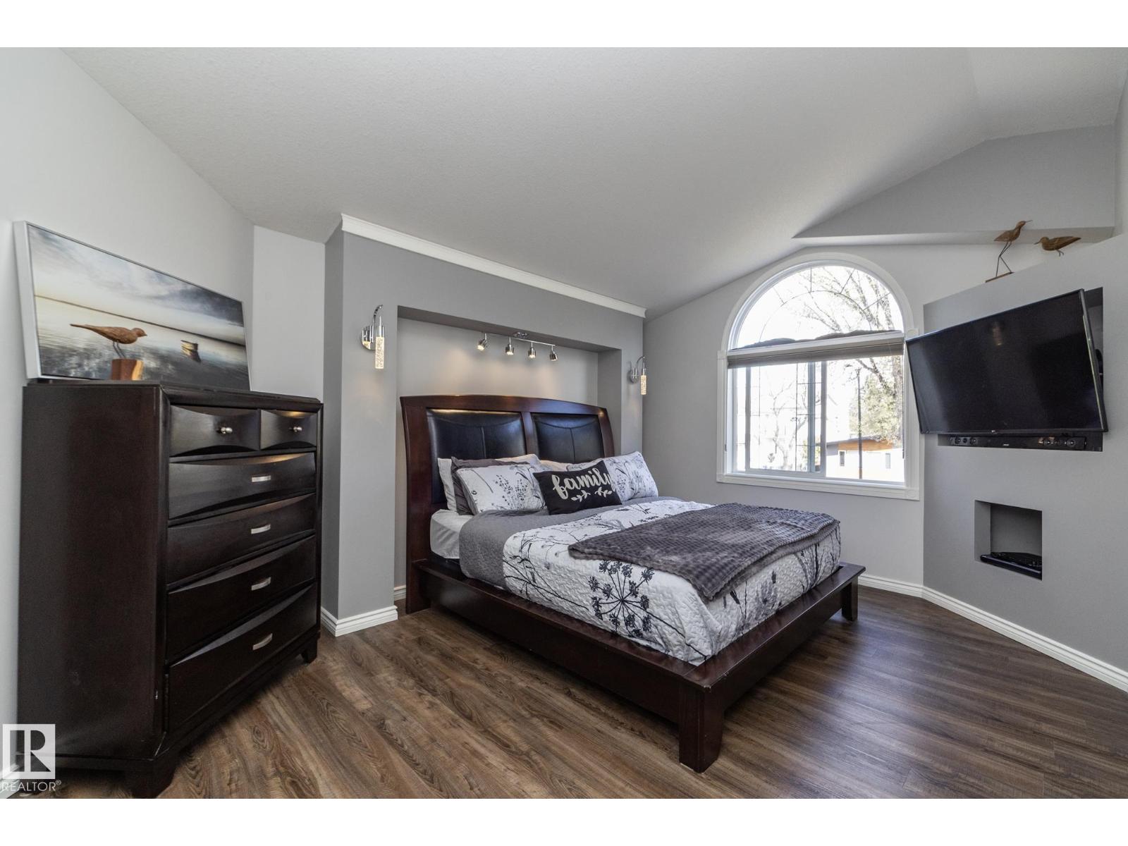 10416 148 ST NW - 18