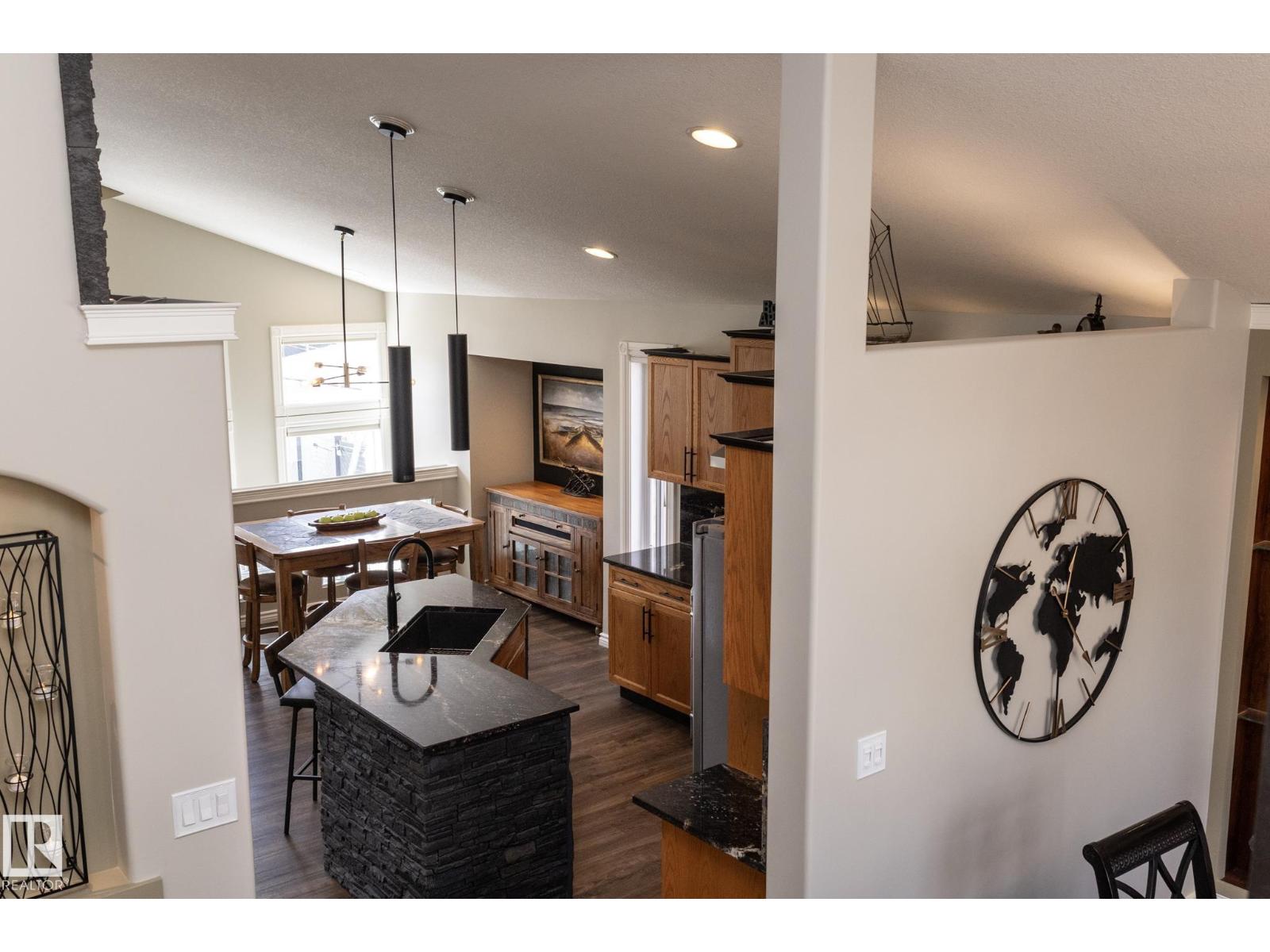 10416 148 ST NW - 23