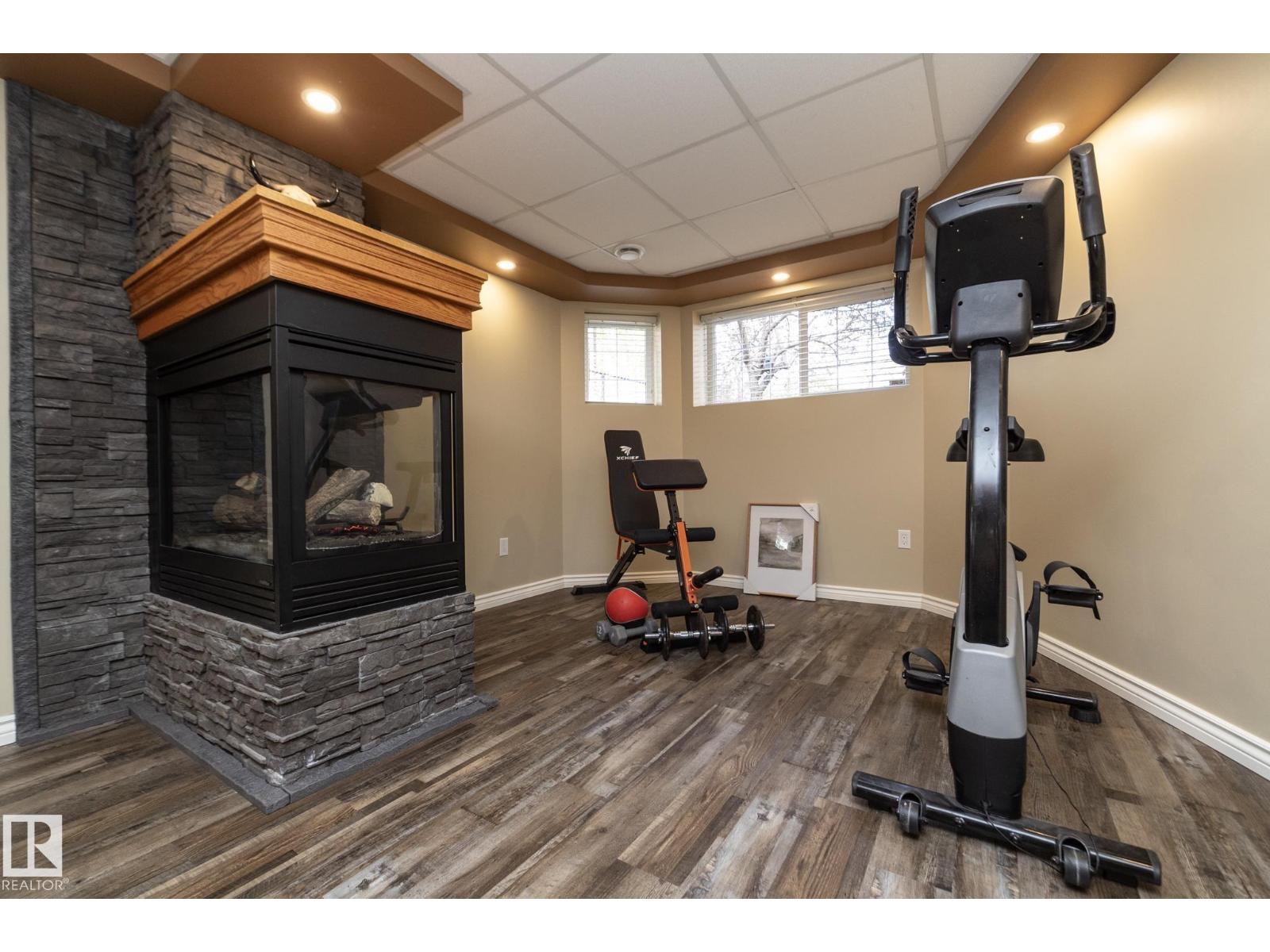 10416 148 ST NW - 32