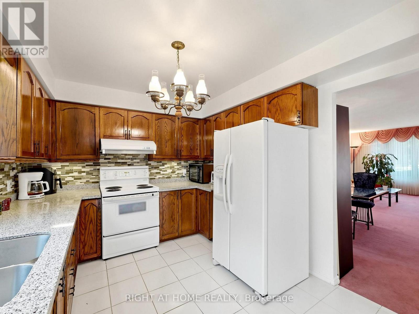 138 STRAWBERRY DRIVE - 13