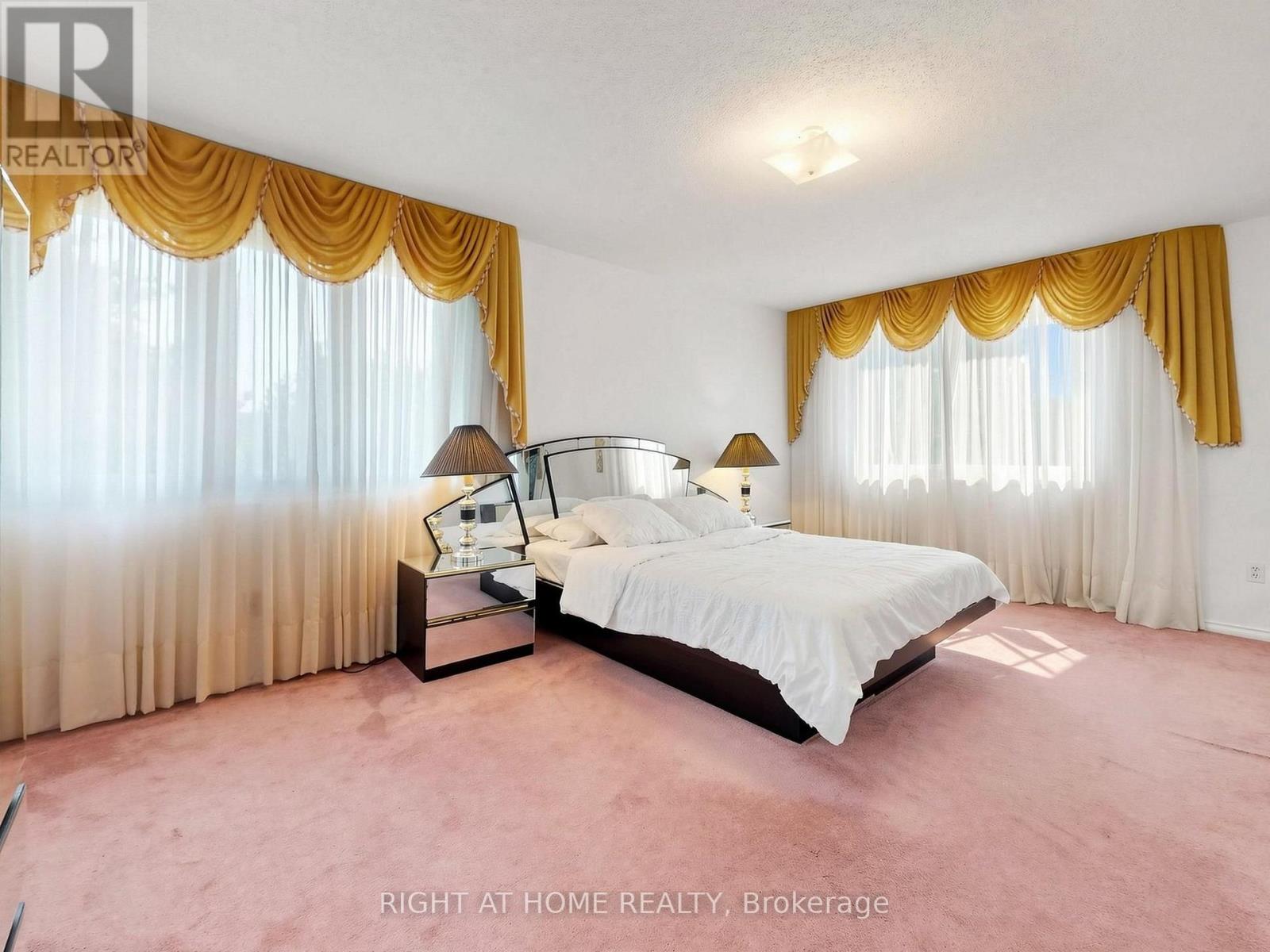 138 STRAWBERRY DRIVE - 23