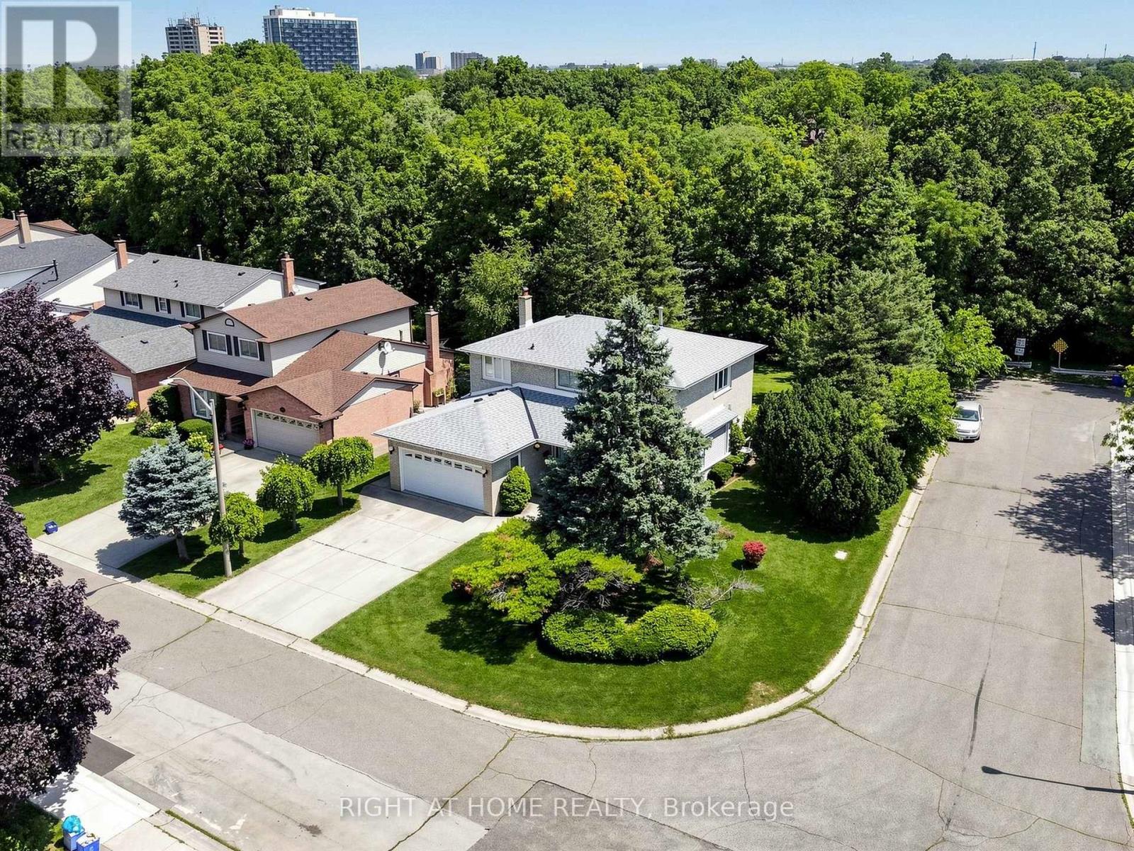 138 STRAWBERRY DRIVE - 3