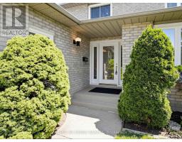138 Strawberry Drive, Hamilton, ON L8E4R7 Photo 8