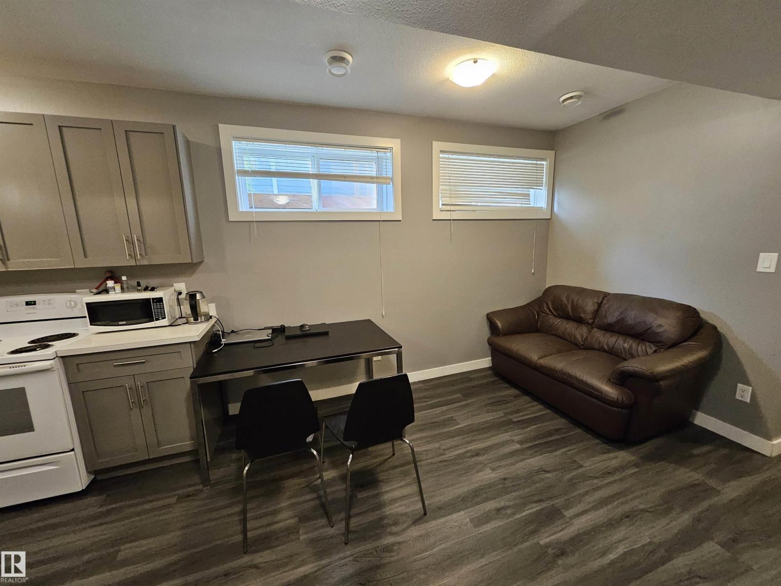 13309 104 ST NW - 41