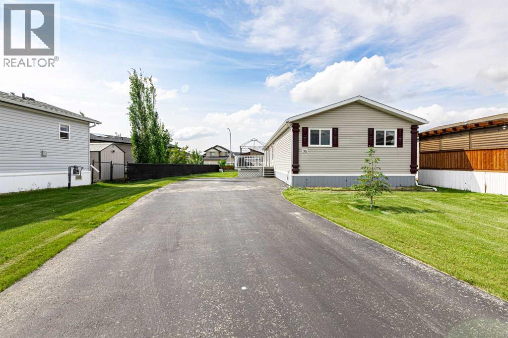 15 Mackenzie Ranch Way, Lacombe