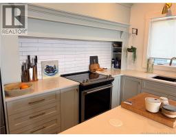 1635 Queen Elizabeth Drive, Bathurst, NB E2A2V7 Photo 17