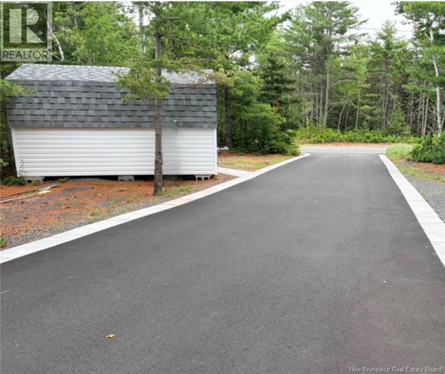 1635 Queen Elizabeth Drive - 50