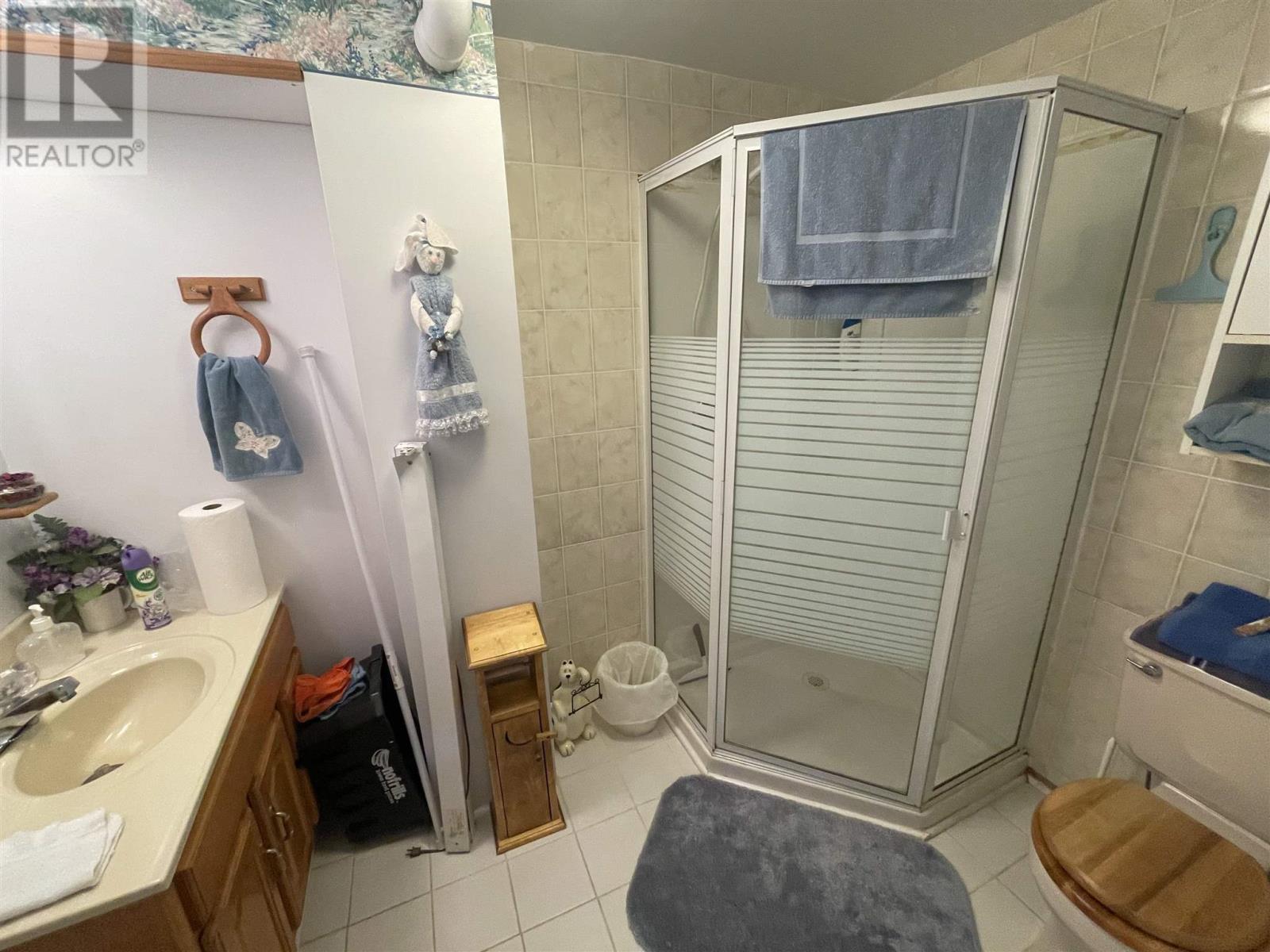 72 Farrell CRES - Image 24