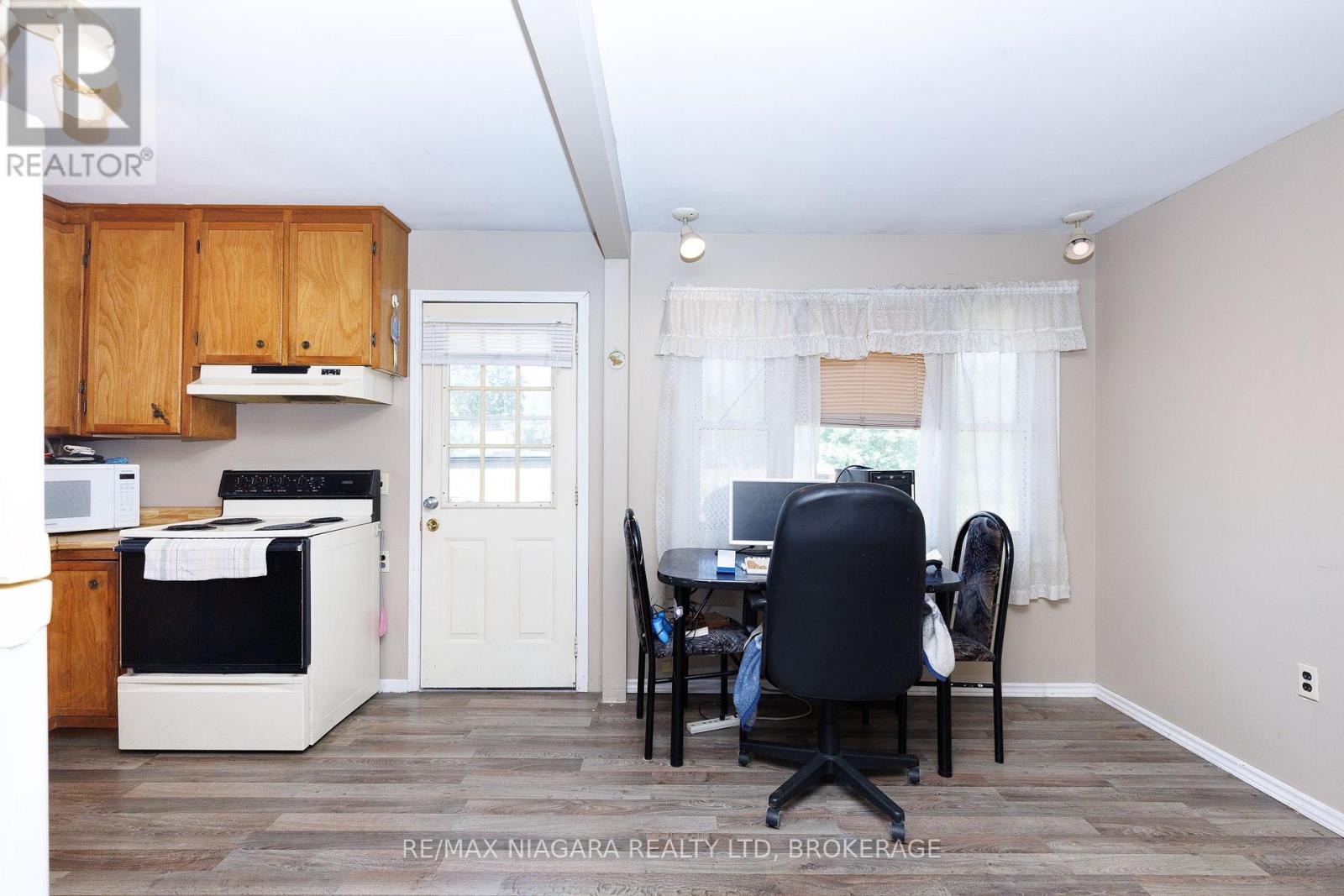 429 DELAWARE AVENUE - Image 11