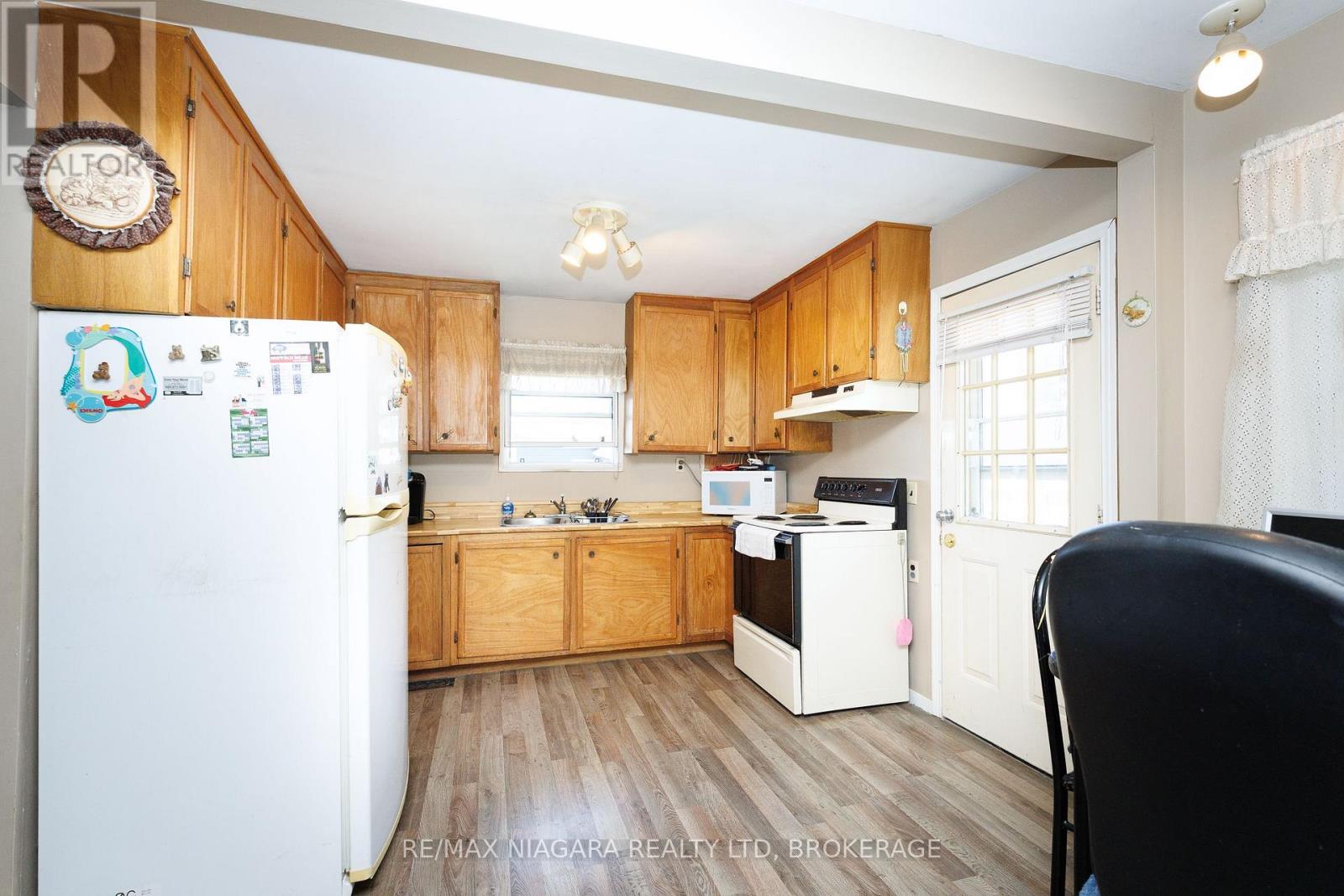 429 DELAWARE AVENUE - Image 9